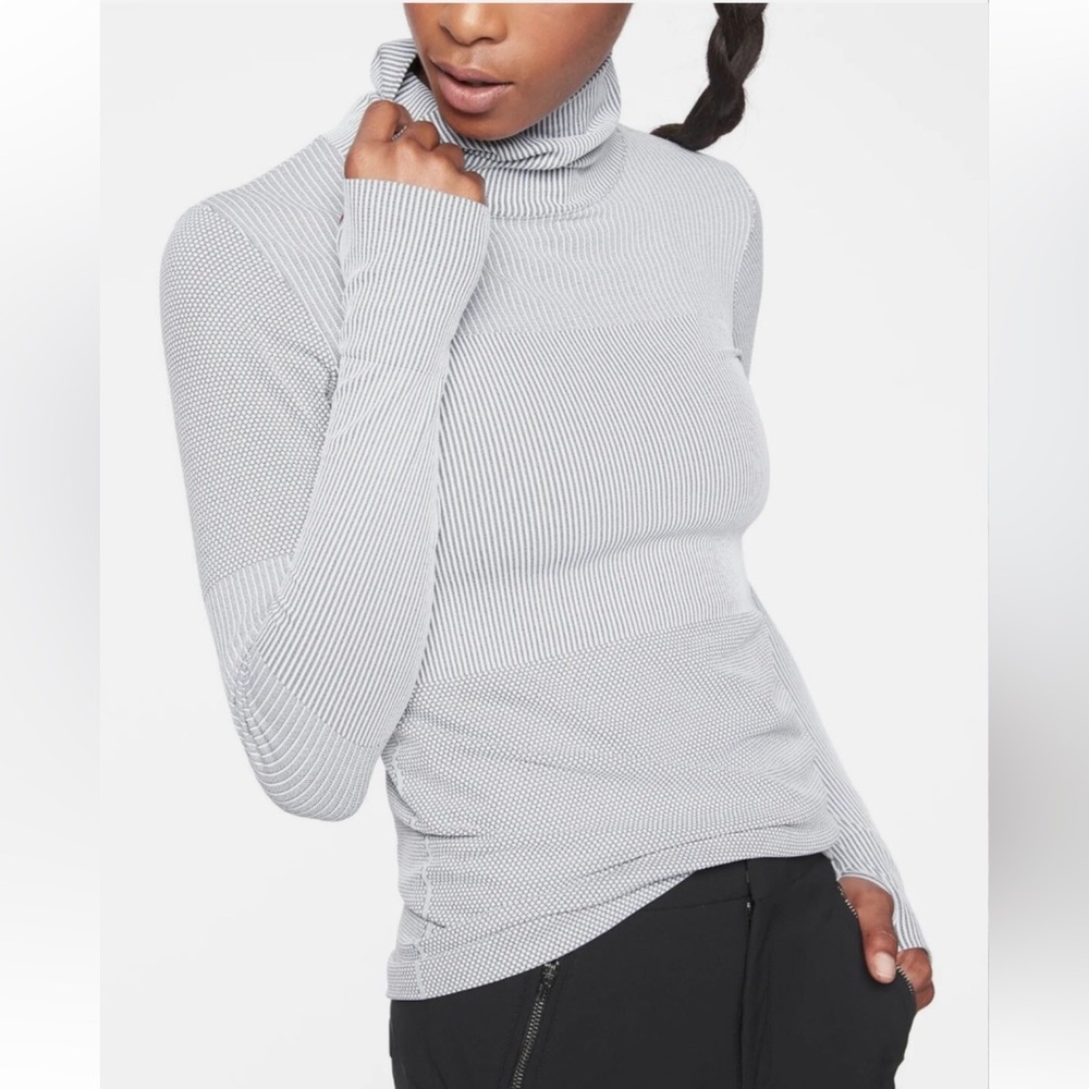 Athleta Light Gray Ribbed Turtleneck Long Sleeve Top